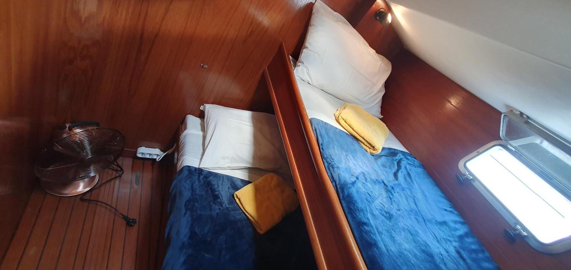 Coriandre 2 - Dormir Sur Un Grand Voilier 9 Personnes By Nuits Au Port Ла-Рошель Экстерьер фото